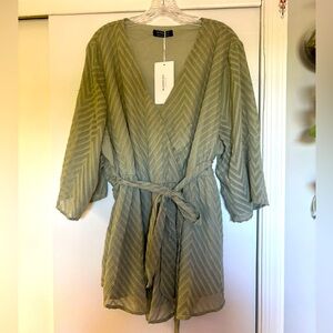 NWT BloomChic Olive Green Textured 3/4 Sleeve Blouse with tie waist belted 22-24